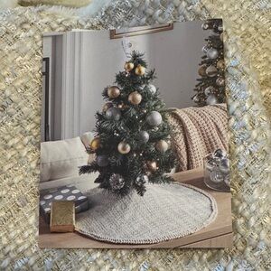 Jason Wu Tabletop Textured Braided Trim Luxurious Holiday Tree Skirt NWT